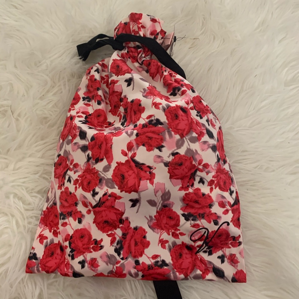 Slippers - Picture 4 of 4